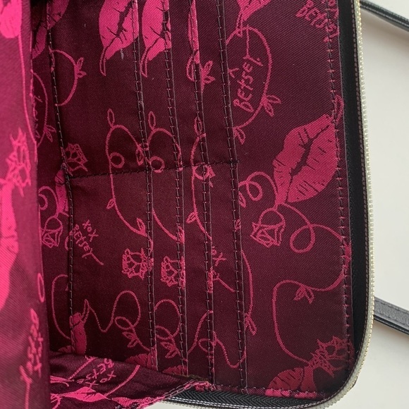 BETSY Johnson Crossbody Bag - Picture 11 of 17